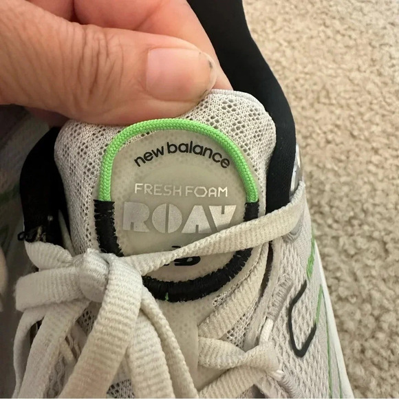 NEW BALANCE • Fresh Foam Roav White Ocean Grey' Sneakers Running Shoes - Picture 3 of 7